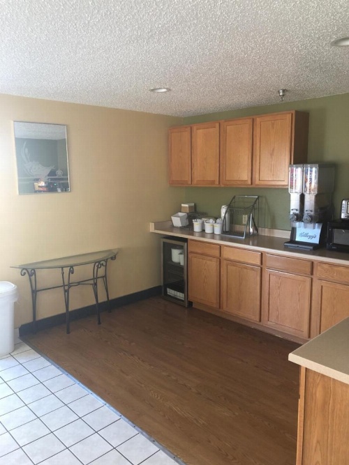 Super 8 by Wyndham Florence Canon City A image 17