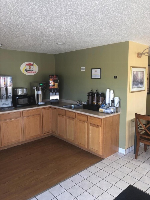 Super 8 by Wyndham Florence Canon City A image 18