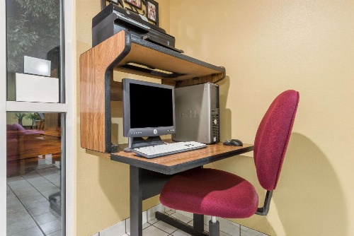 Super 8 by Wyndham Florence Canon City A image 2