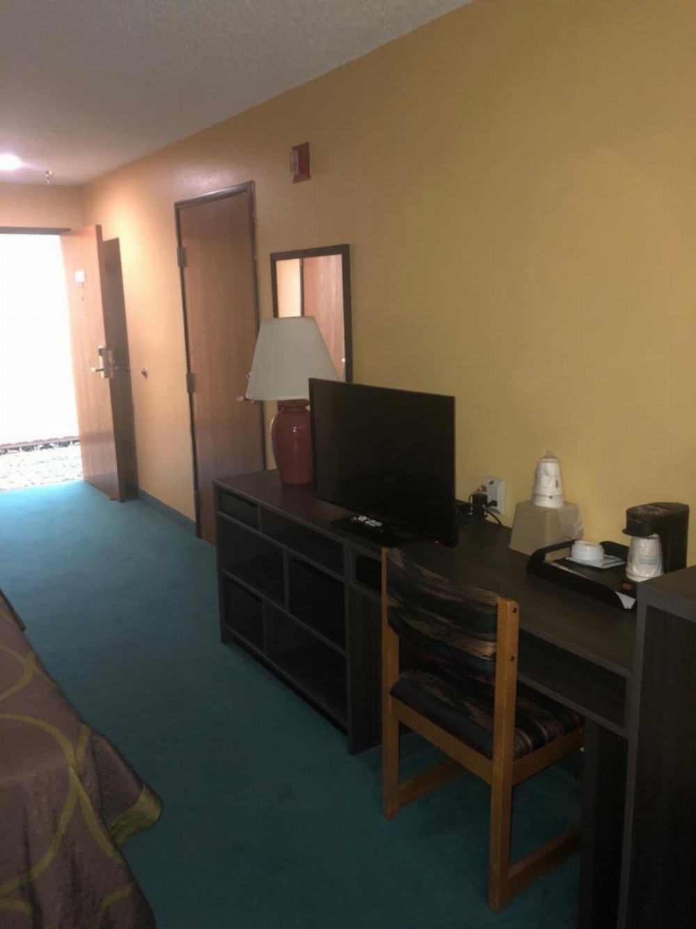 Queen Room - Disability Access - Non-Smoking