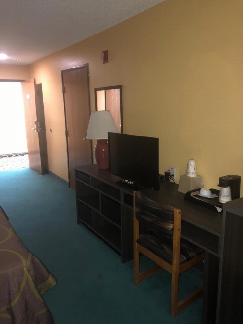 Super 8 by Wyndham Florence Canon City A image 9